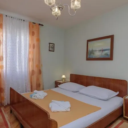 Casa de hóspedes Mirjana Trogir